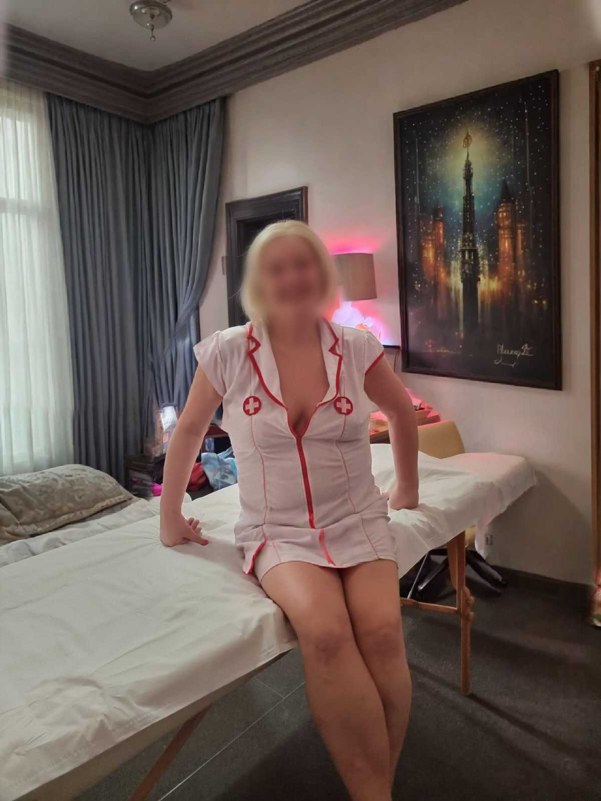 Donna Erotic Massge in Ireland, Scotland and England