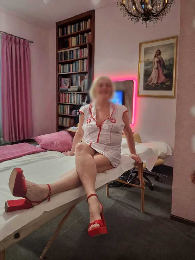 Donna Erotic Massge in Ireland, Scotland and England